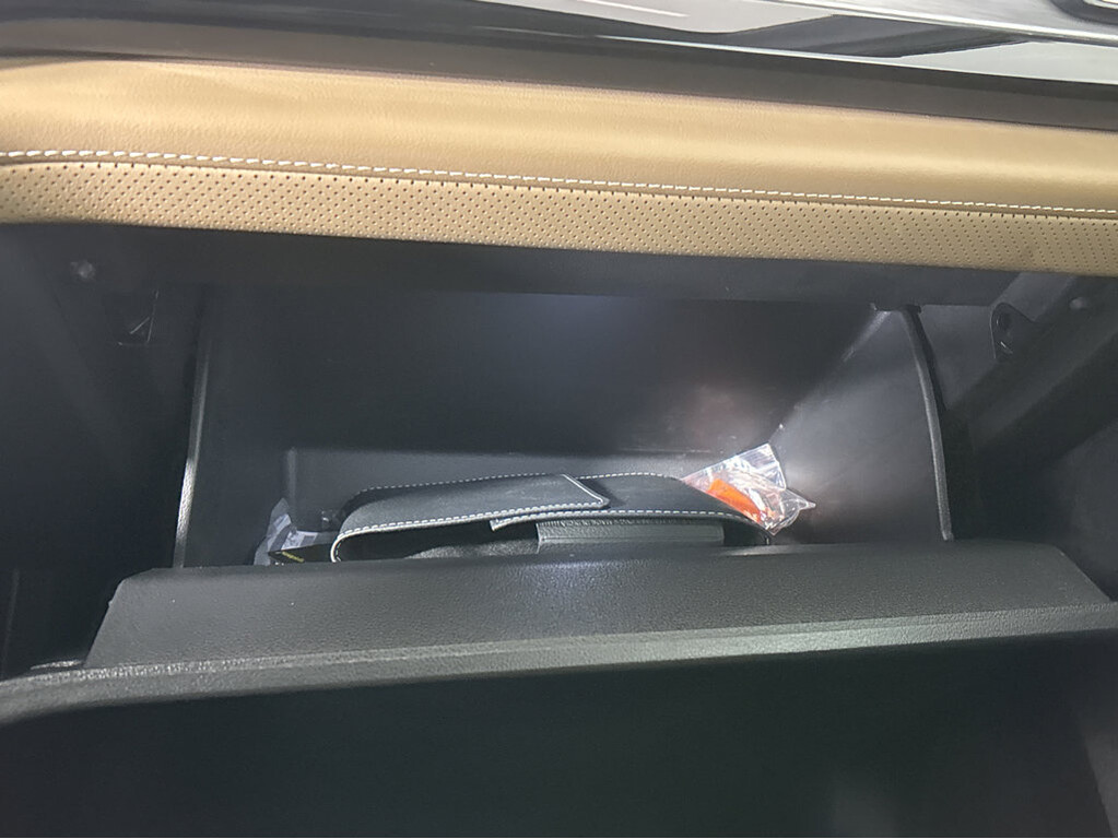 2024 Volkswagen Atlas Cross Sport Located at Smart Motors Toyota slide-image