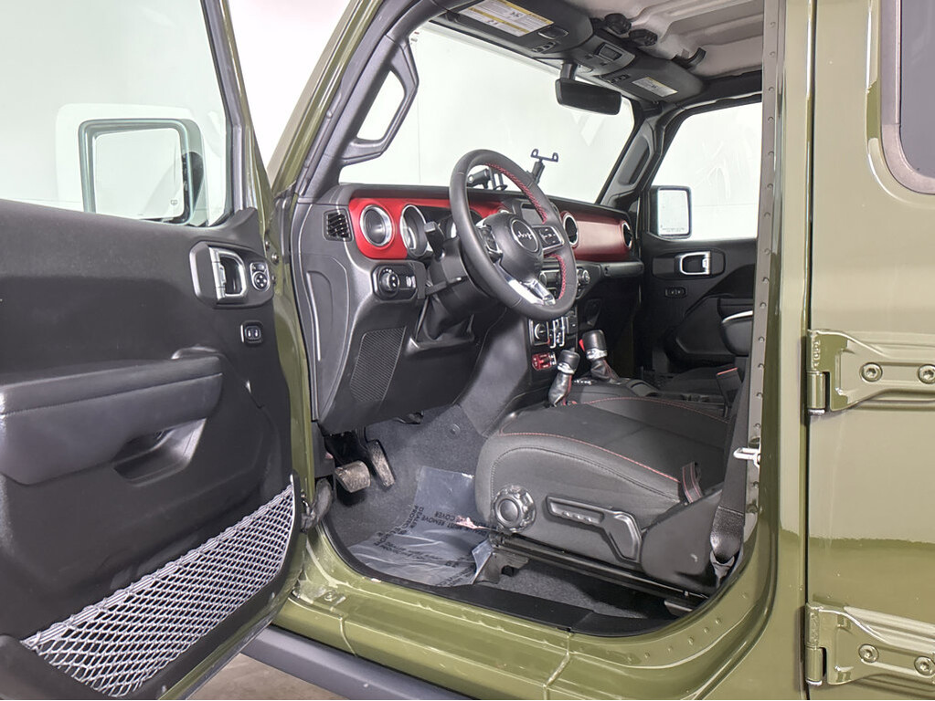 2023 Jeep Gladiator Located at Smart Motors Toyota light-box-slides