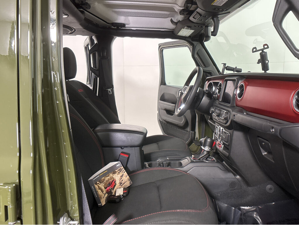 2023 Jeep Gladiator Located at Smart Motors Toyota light-box-slides