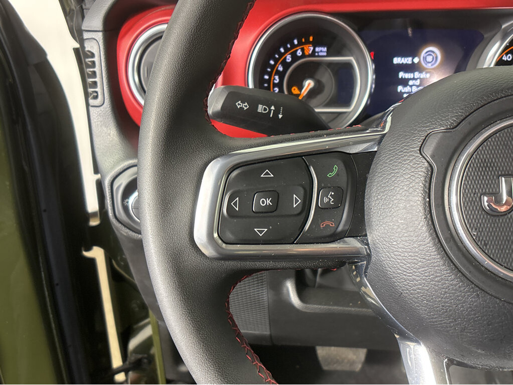 2023 Jeep Gladiator Located at Smart Motors Toyota slide-image
