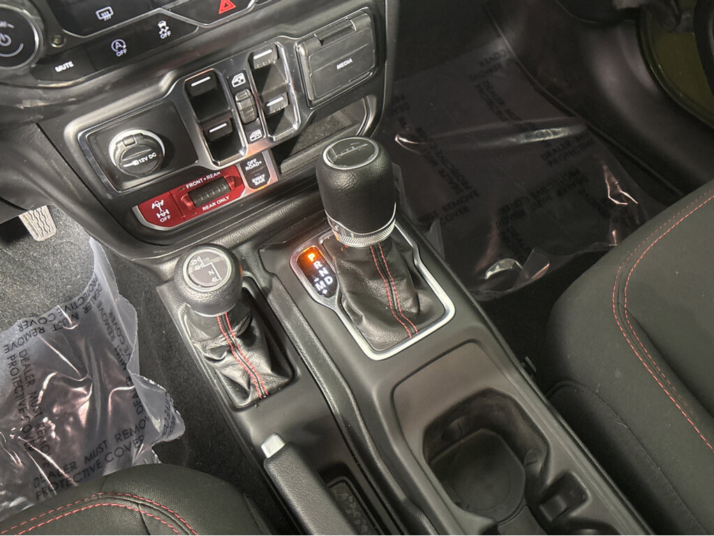 2023 Jeep Gladiator Located at Smart Motors Toyota slide-image