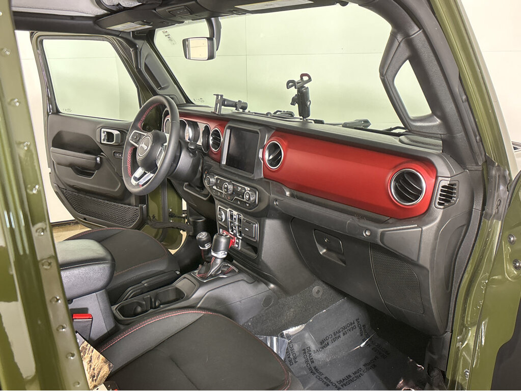 2023 Jeep Gladiator Located at Smart Motors Toyota light-box-slides