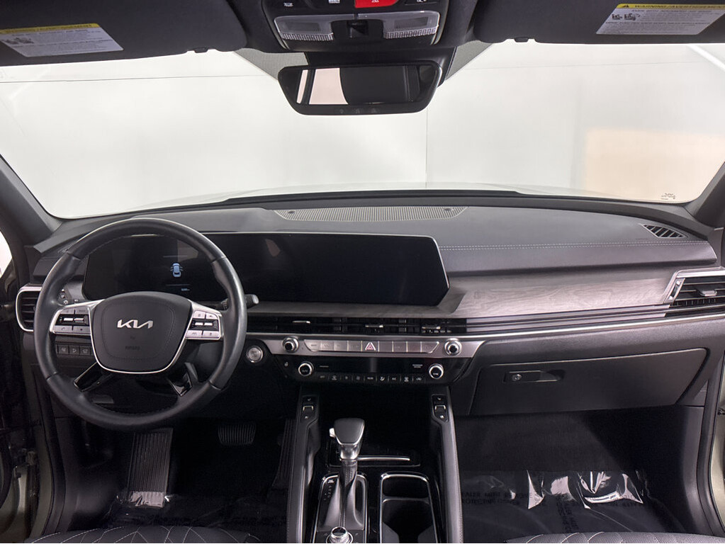 2025 Kia Telluride Located at Smart Motors Toyota slide-image