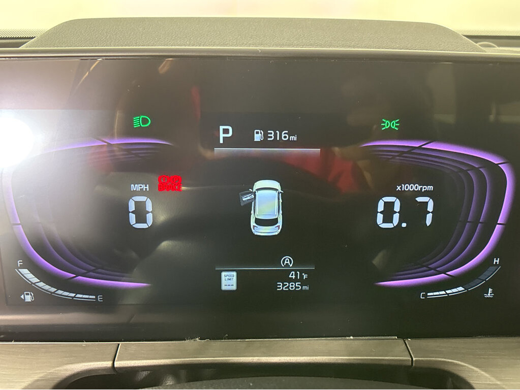 2025 Kia Telluride Located at Smart Motors Toyota slide-image