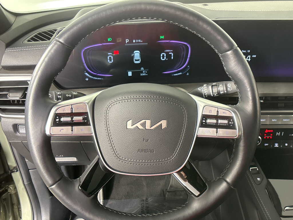 2025 Kia Telluride Located at Smart Motors Toyota slide-image