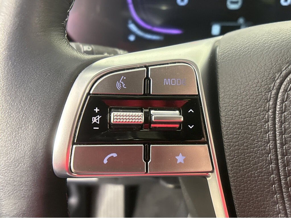 2025 Kia Telluride Located at Smart Motors Toyota slide-image