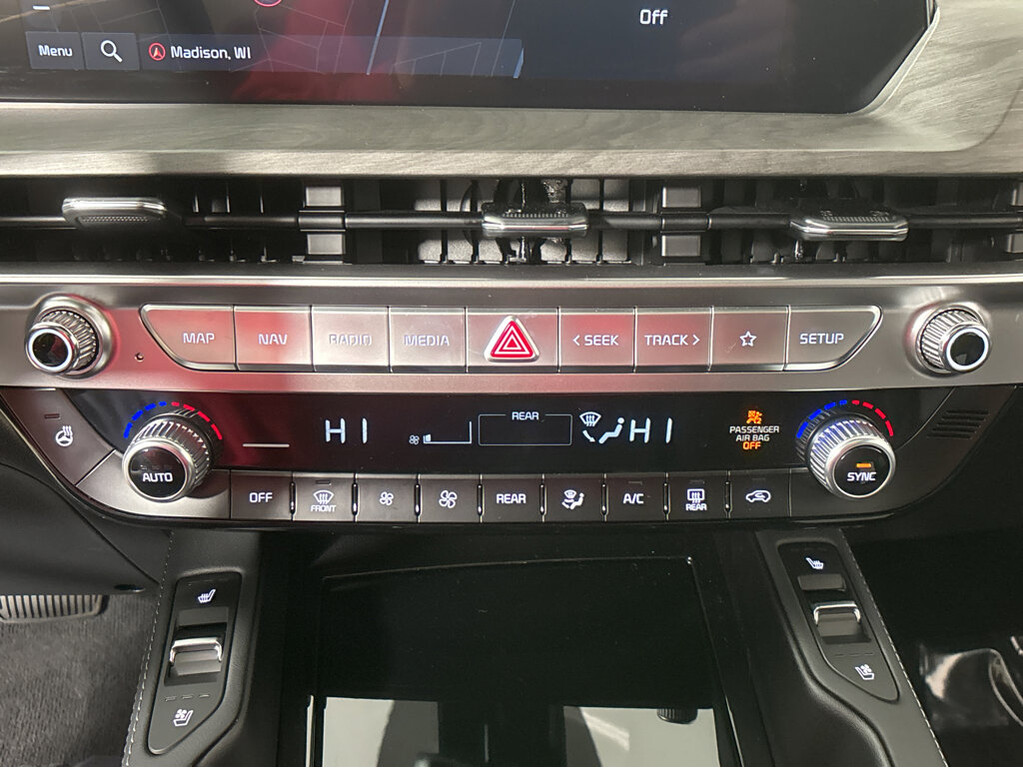 2025 Kia Telluride Located at Smart Motors Toyota slide-image