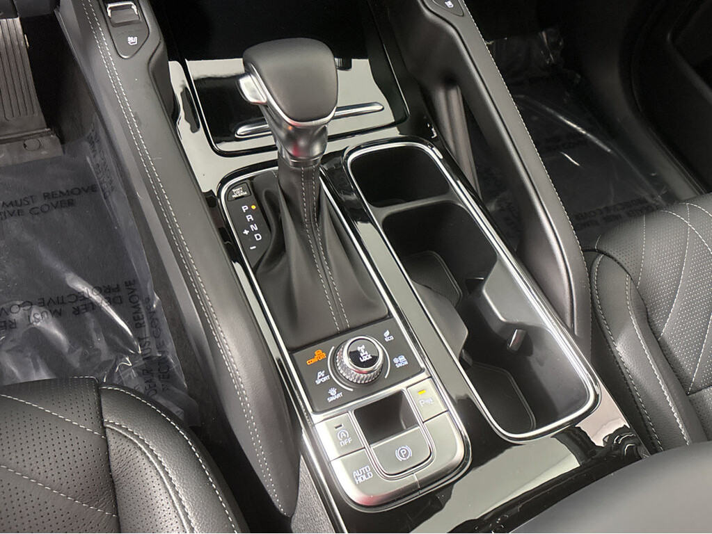 2025 Kia Telluride Located at Smart Motors Toyota slide-image