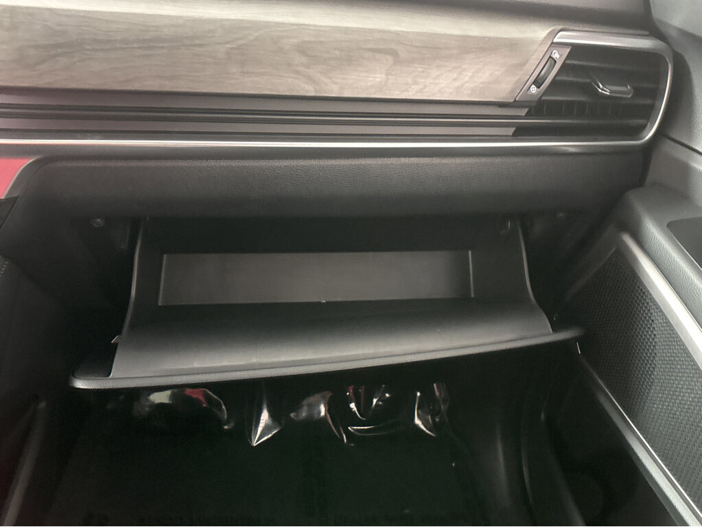 2025 Kia Telluride Located at Smart Motors Toyota light-box-slides