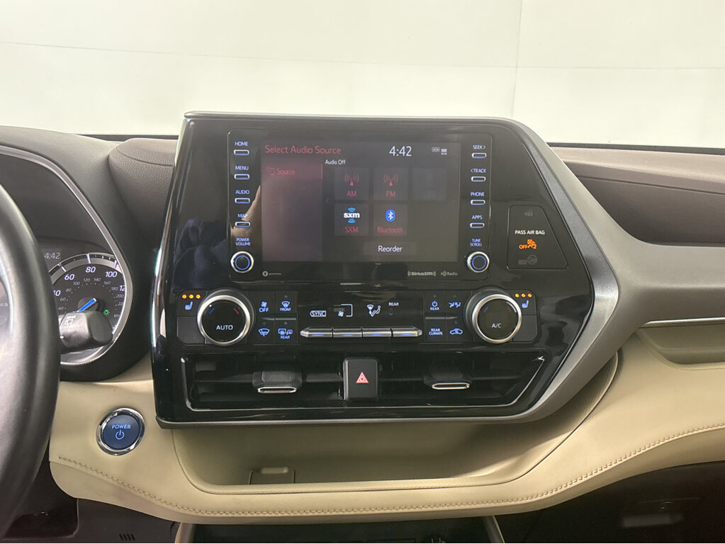 2022 Toyota Highlander Located at Smart Motors Toyota light-box-slides