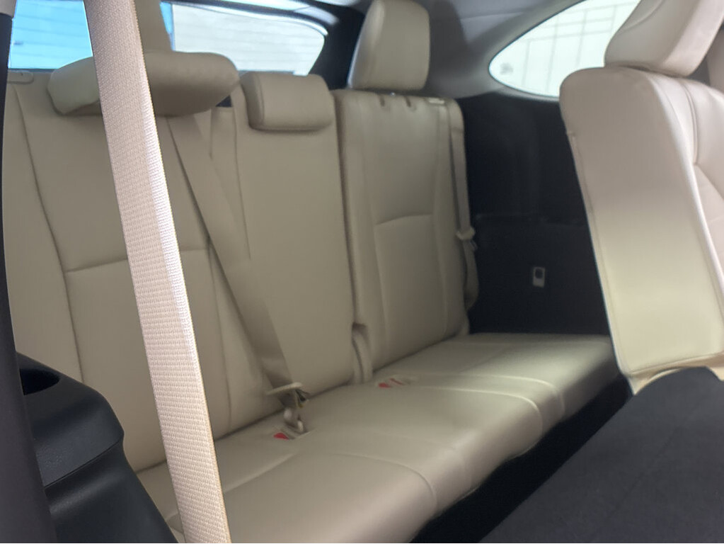 2022 Toyota Highlander Located at Smart Motors Toyota slide-image