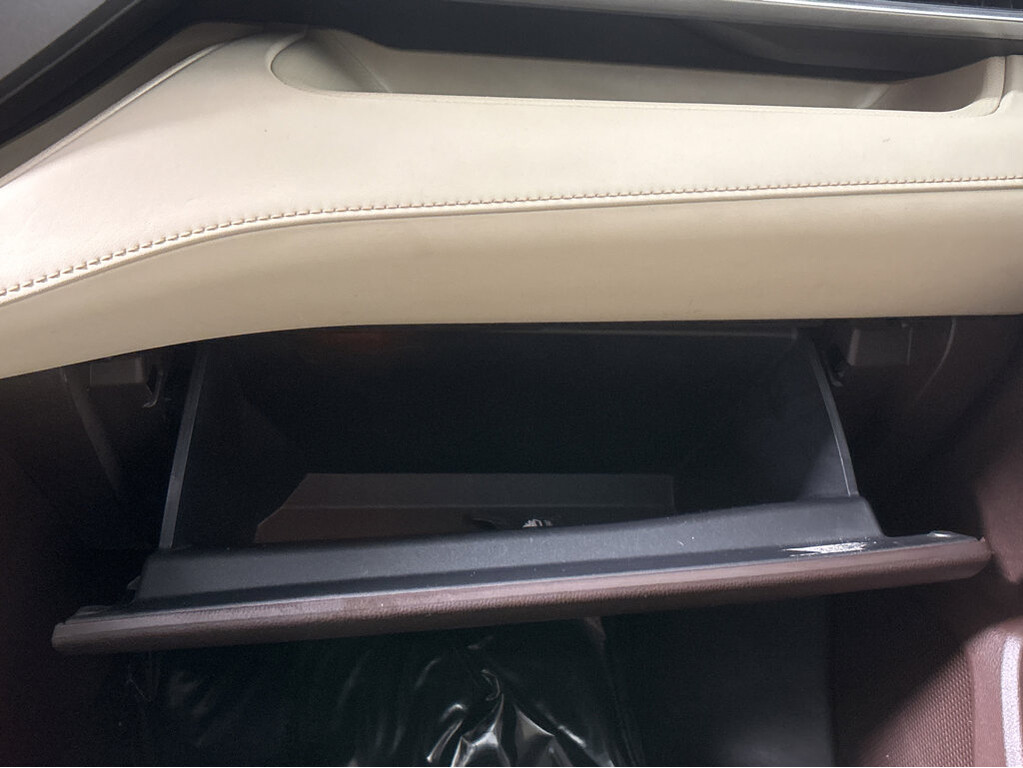 2022 Toyota Highlander Located at Smart Motors Toyota slide-image