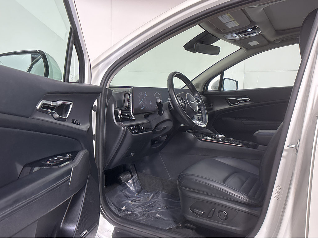 2023 Kia Sportage hybrid Located at Smart Motors Toyota light-box-slides