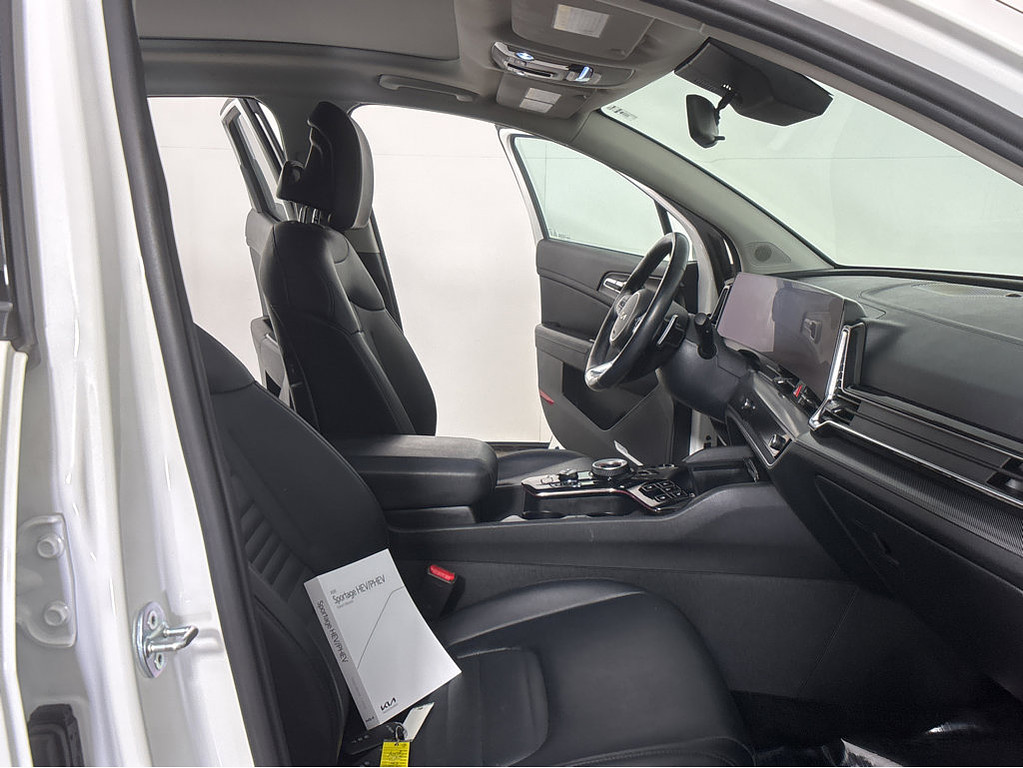 2023 Kia Sportage hybrid Located at Smart Motors Toyota light-box-slides