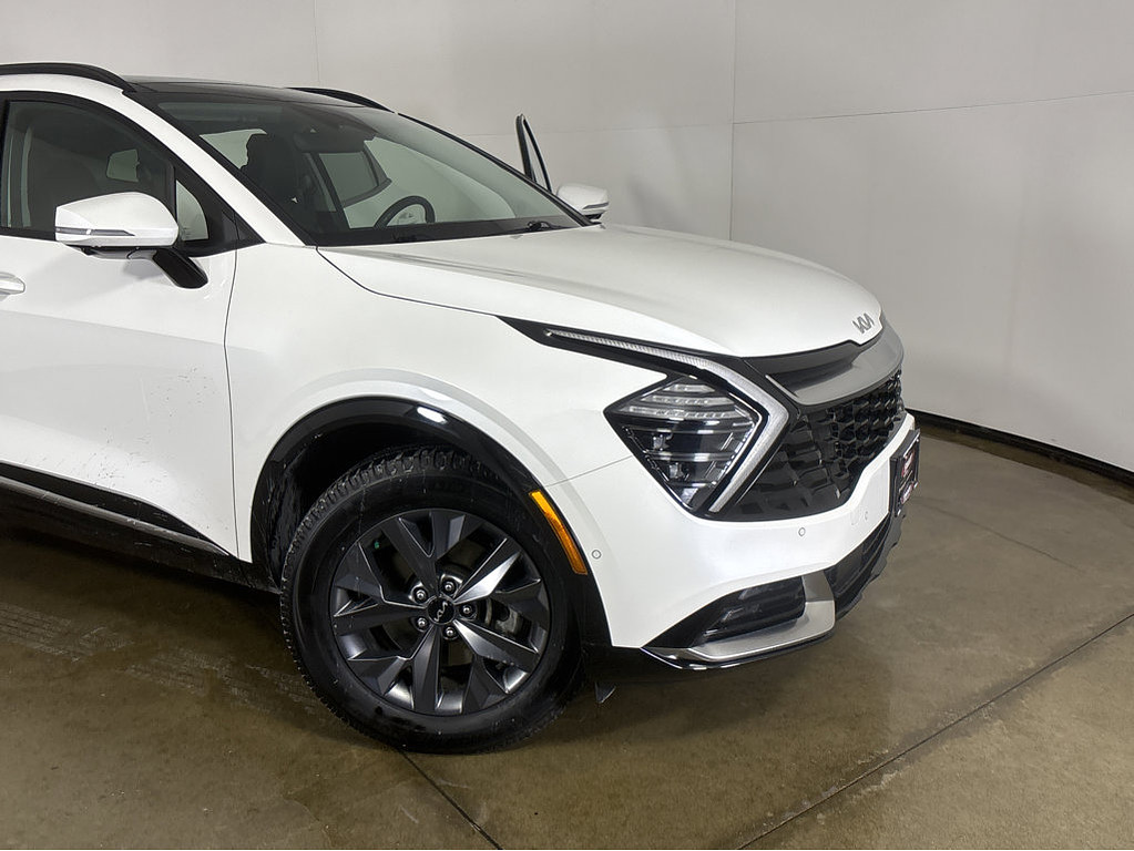 2023 Kia Sportage hybrid Located at Smart Motors Toyota light-box-slides