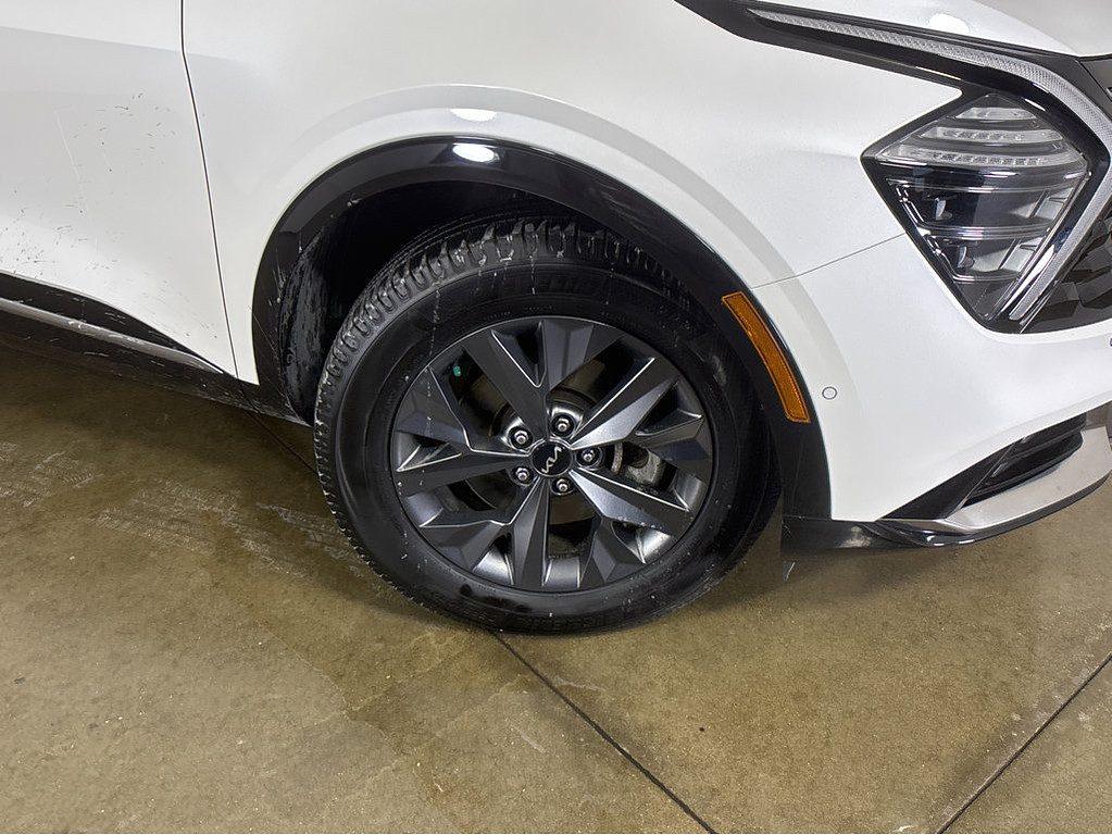 2023 Kia Sportage hybrid Located at Smart Motors Toyota light-box-slides