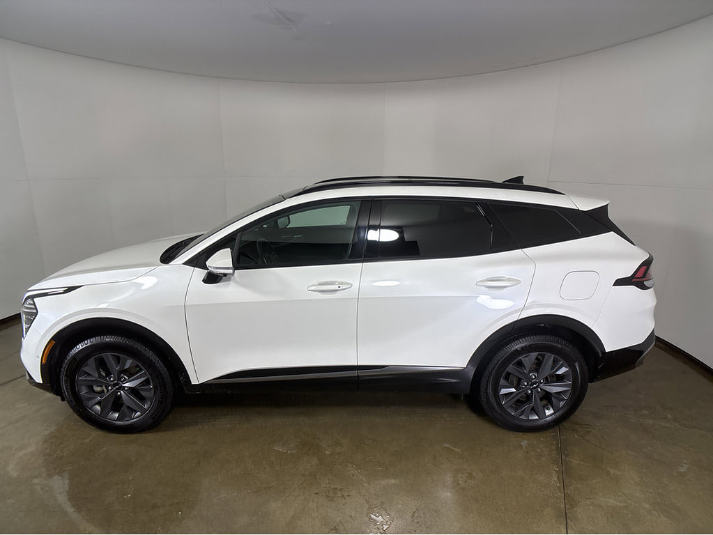 2023 Kia Sportage hybrid Located at Smart Motors Toyota light-box-slides