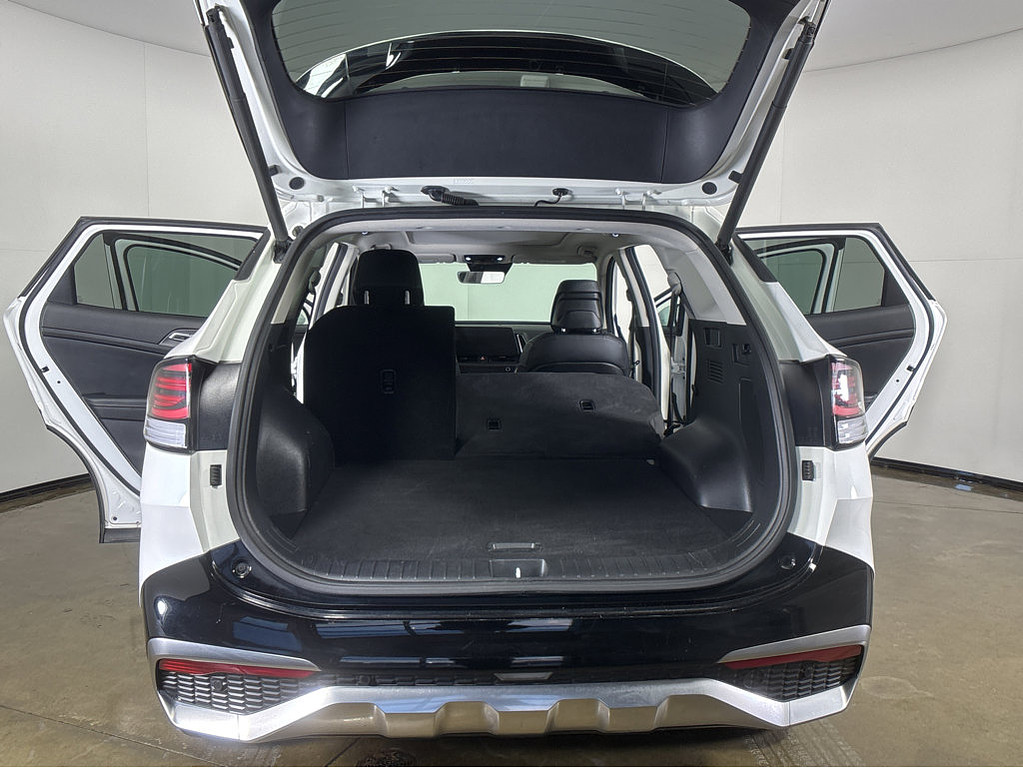 2023 Kia Sportage hybrid Located at Smart Motors Toyota slide-image