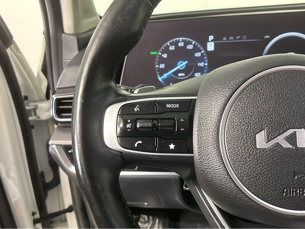 2023 Kia Sportage hybrid Located at Smart Motors Toyota light-box-slides