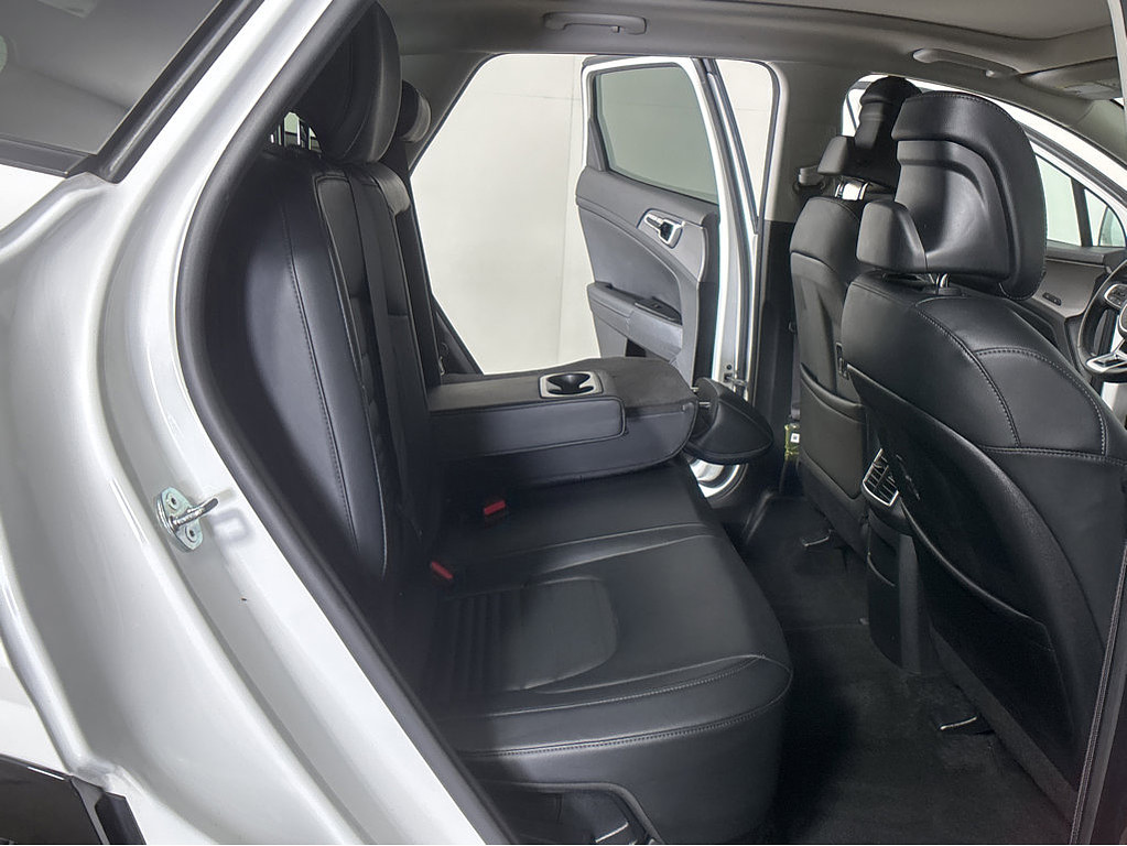 2023 Kia Sportage hybrid Located at Smart Motors Toyota slide-image