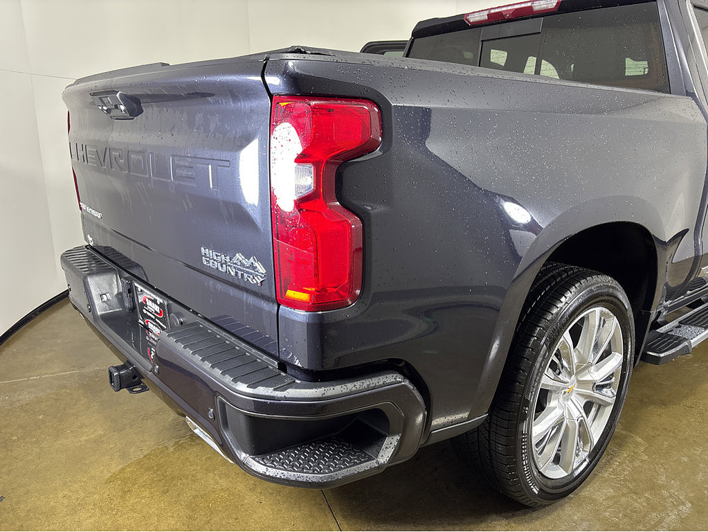 2023 Chevrolet Silverado 1500 Located at Smart Motors Toyota light-box-slides