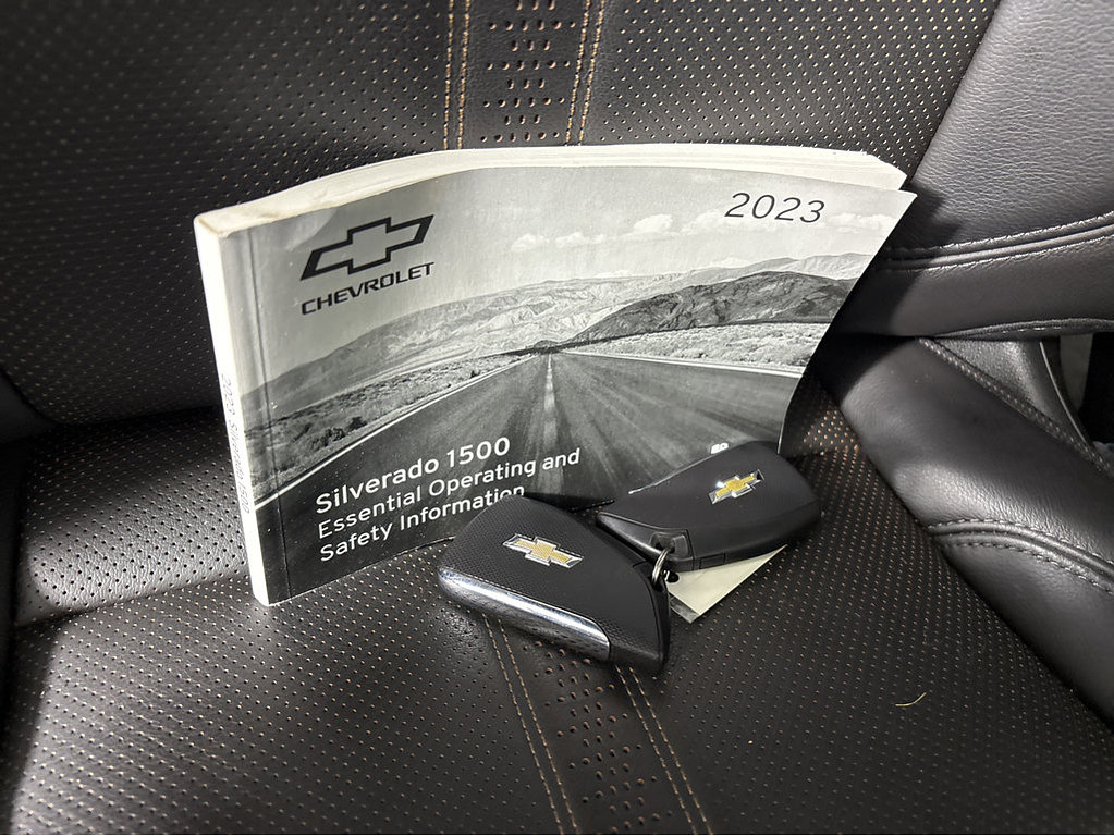 2023 Chevrolet Silverado 1500 Located at Smart Motors Toyota light-box-slides