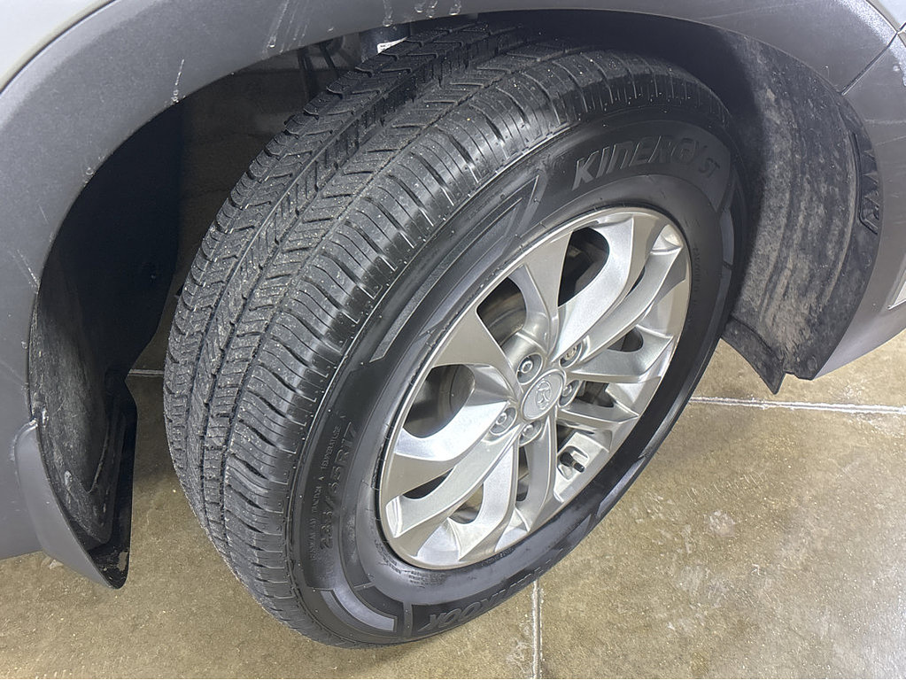 2020 Hyundai Santa Fe Located at Smart Motors Toyota light-box-slides