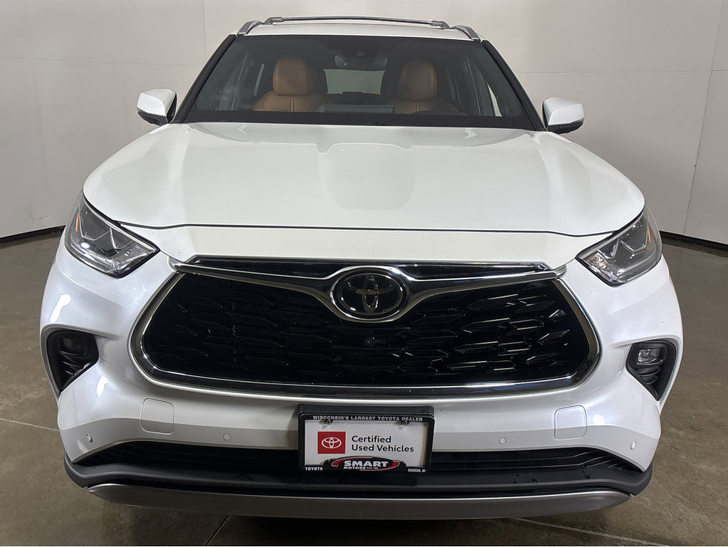 2022 Toyota Highlander Located at Smart Motors Toyota light-box-slides