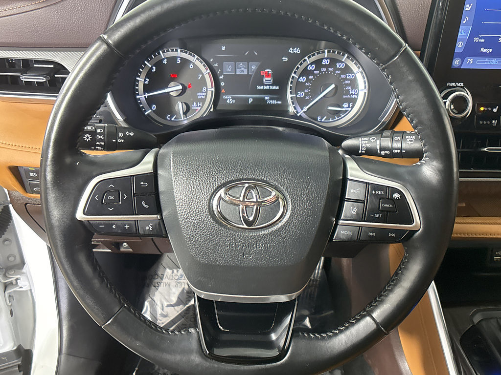 2022 Toyota Highlander Located at Smart Motors Toyota light-box-slides