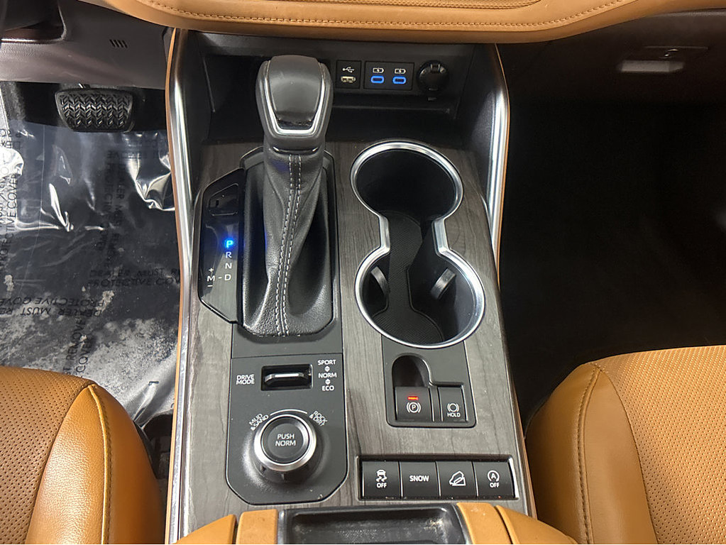 2022 Toyota Highlander Located at Smart Motors Toyota slide-image