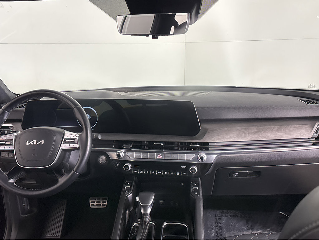 2024 Kia Telluride Located at Smart Motors Toyota slide-image