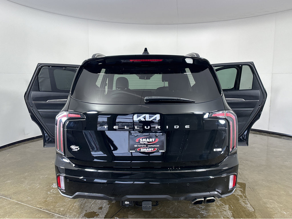 2024 Kia Telluride Located at Smart Motors Toyota slide-image