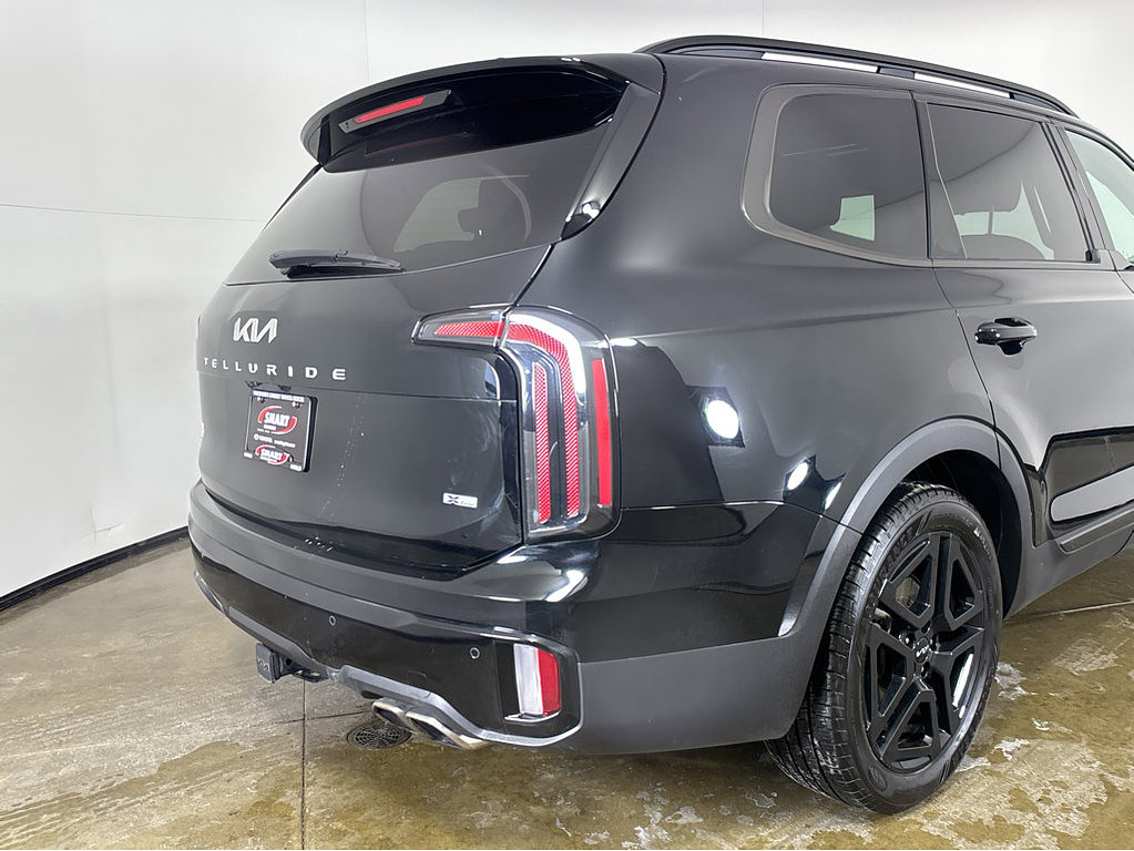 2024 Kia Telluride Located at Smart Motors Toyota slide-image