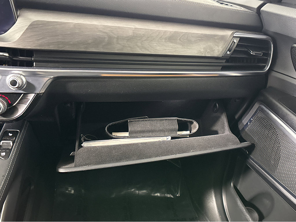 2024 Kia Telluride Located at Smart Motors Toyota slide-image