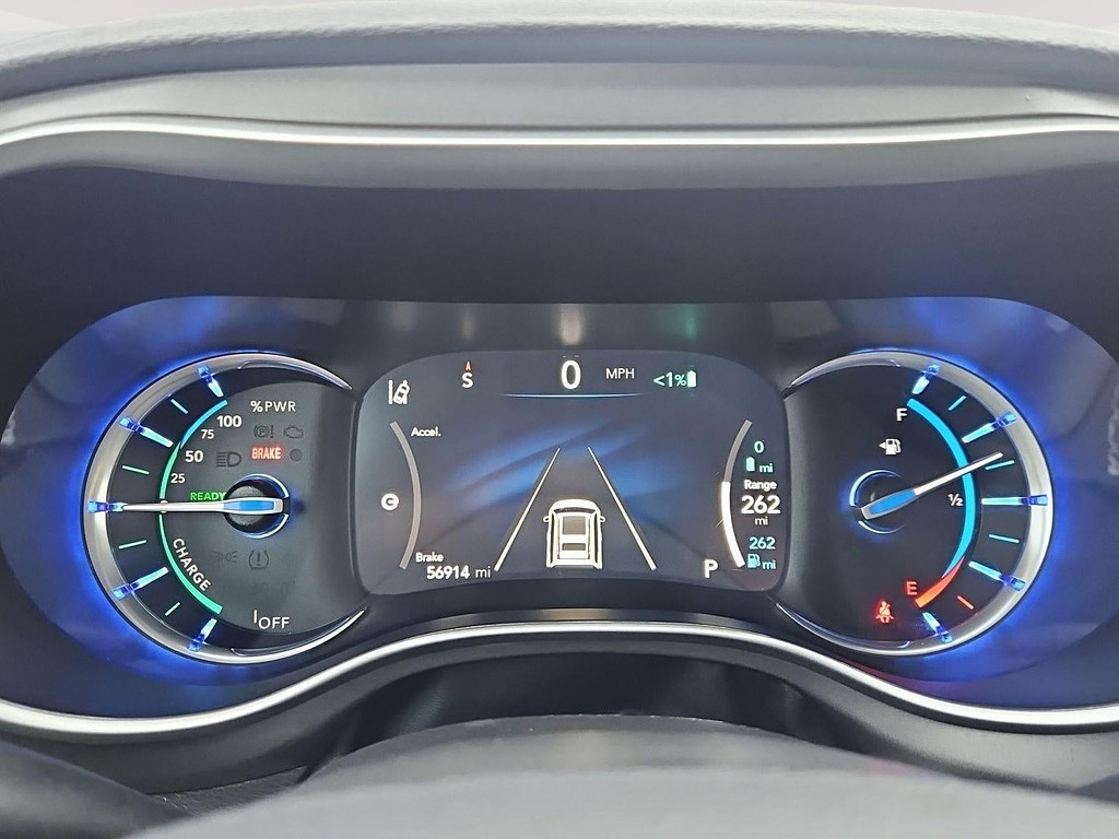 2023 Chrysler Pacifica Located at Smart Motors Toyota light-box-slides