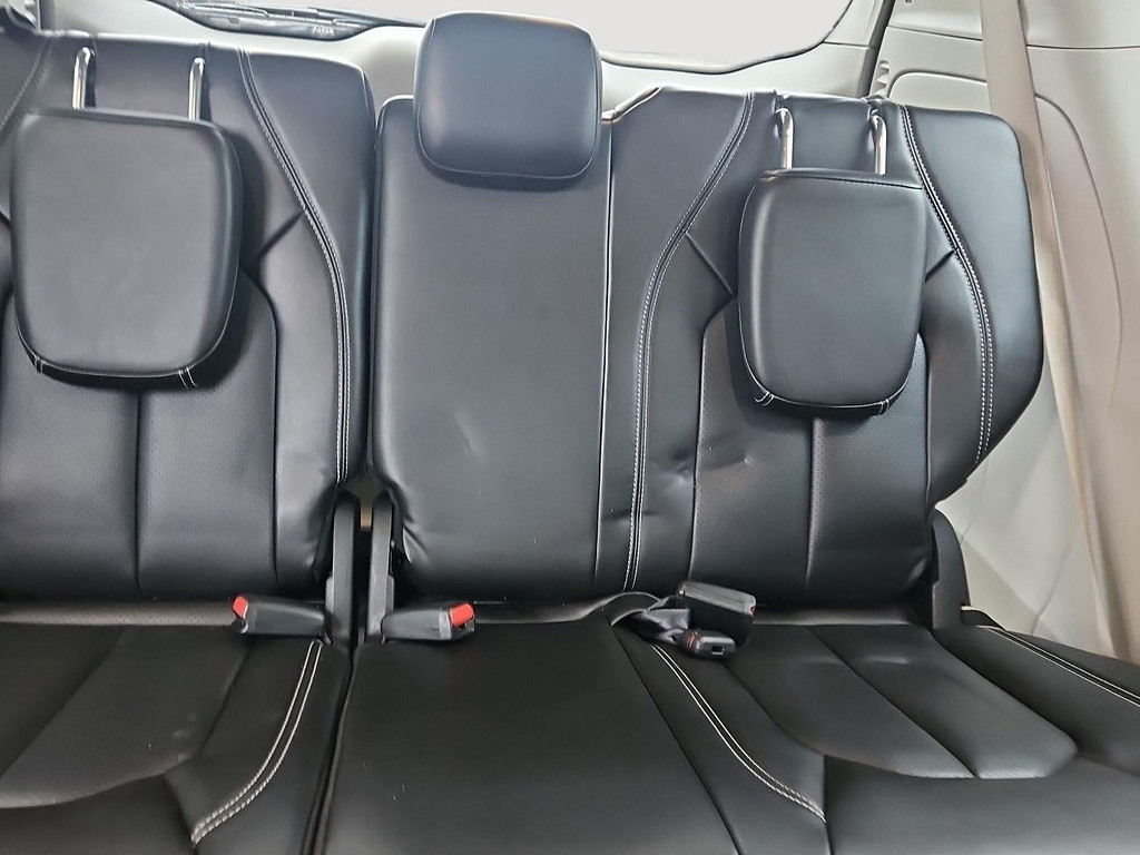 2023 Chrysler Pacifica Located at Smart Motors Toyota light-box-slides