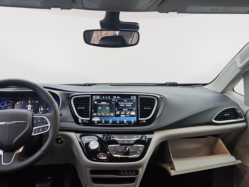 2023 Chrysler Pacifica Located at Smart Motors Toyota light-box-slides