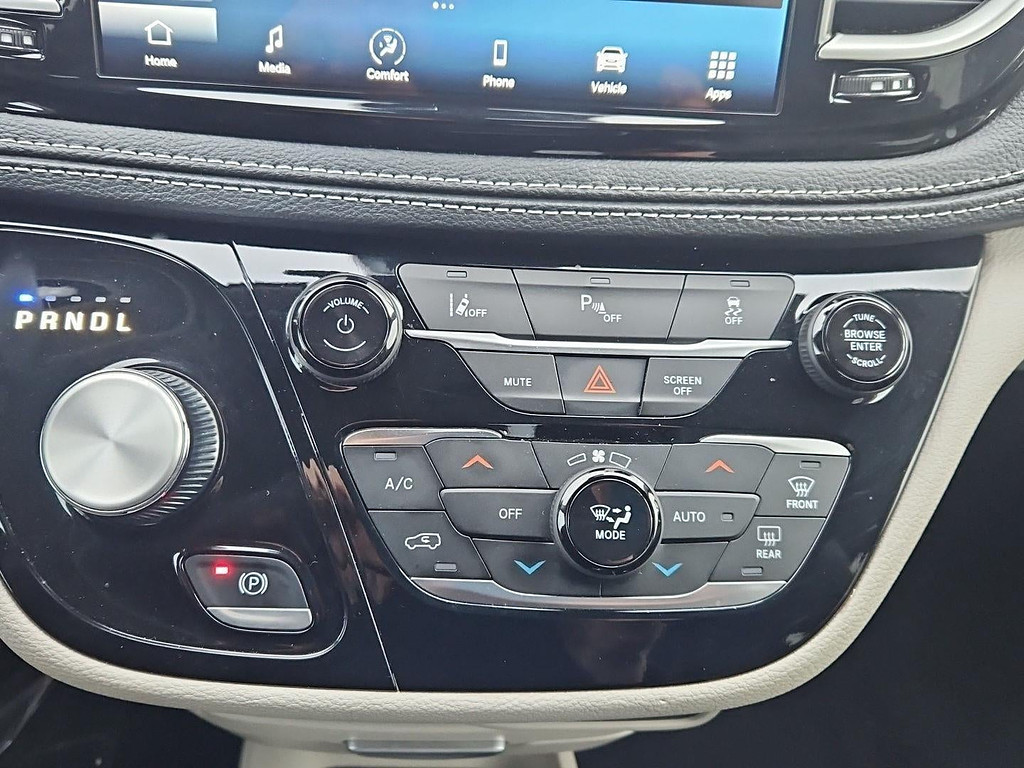 2023 Chrysler Pacifica Located at Smart Motors Toyota light-box-slides