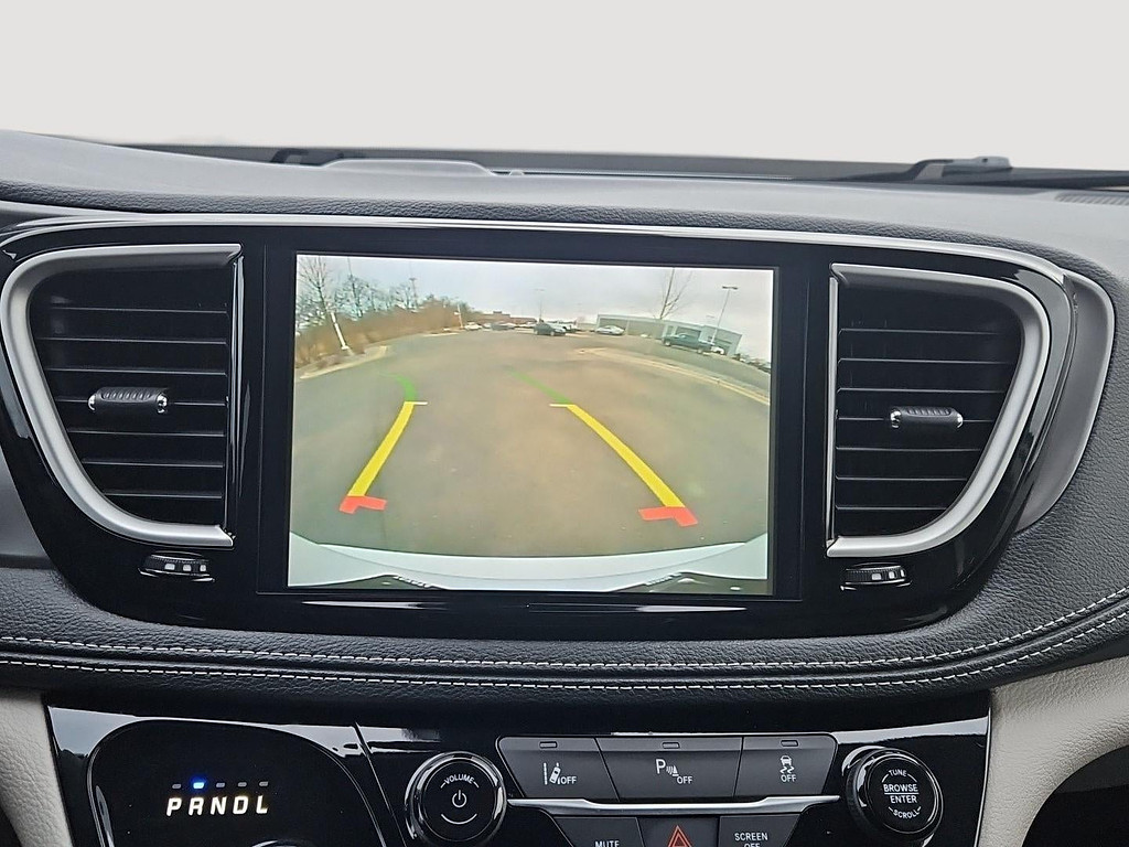 2023 Chrysler Pacifica Located at Smart Motors Toyota light-box-slides