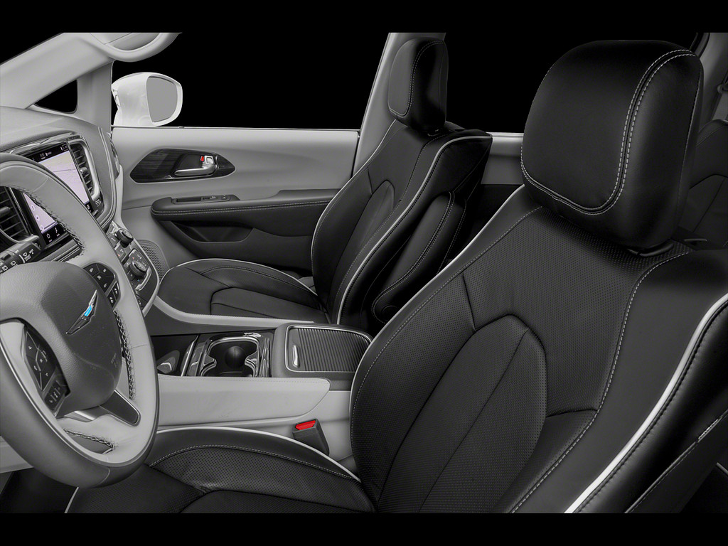 2023 Chrysler Pacifica Located at Smart Motors Toyota slide-image