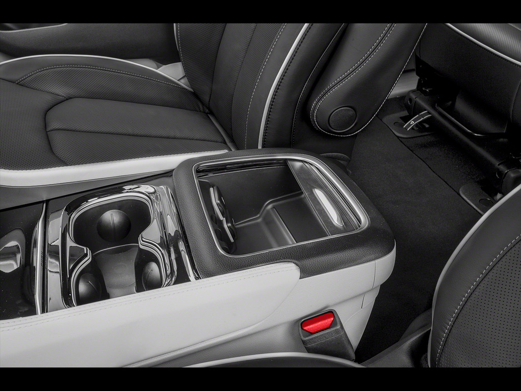 2023 Chrysler Pacifica Located at Smart Motors Toyota slide-image