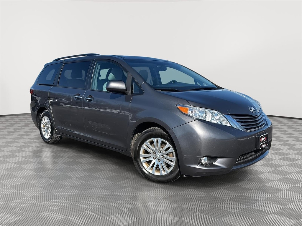 2017 Toyota Sienna XLE