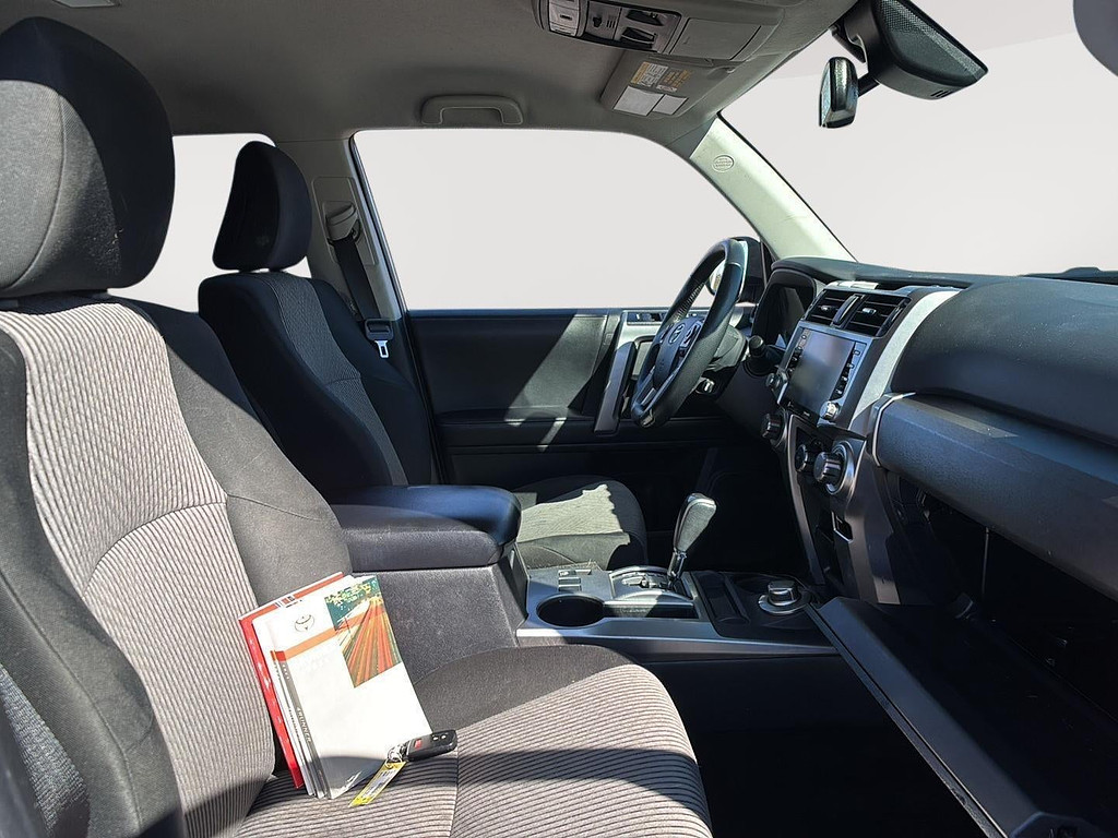 2021 Toyota 4Runner SR5 - Photo 8