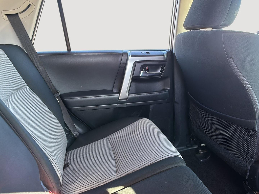 2021 Toyota 4Runner SR5 - Photo 9