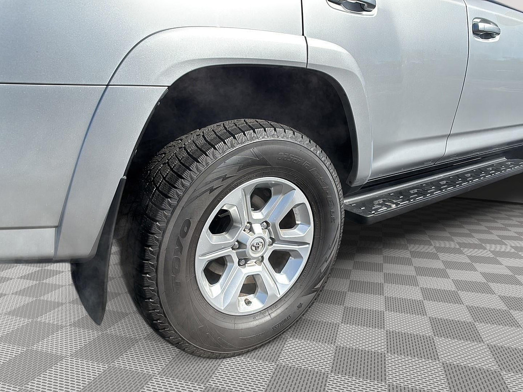 2021 Toyota 4Runner SR5 - Photo 17