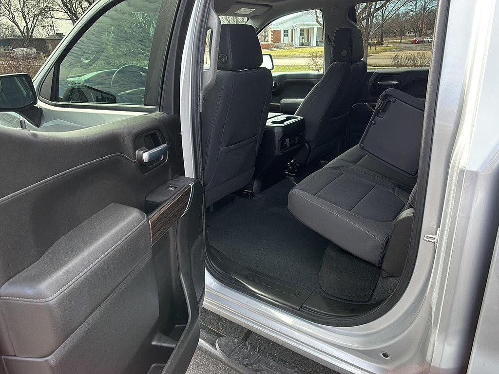 2021 Chevrolet Silverado 1500 Located at Smart Motors Toyota light-box-slides