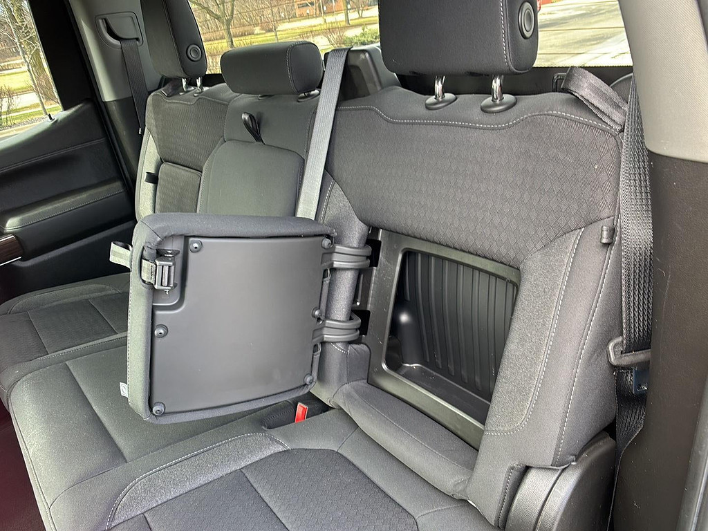 2021 Chevrolet Silverado 1500 Located at Smart Motors Toyota light-box-slides