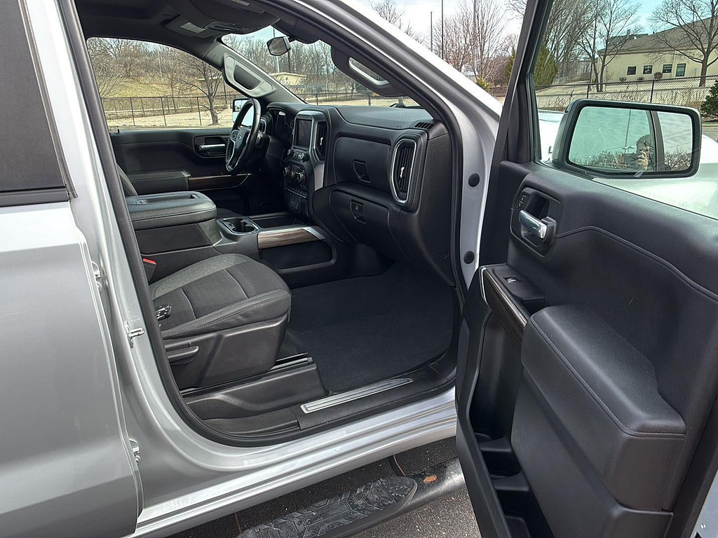 2021 Chevrolet Silverado 1500 Located at Smart Motors Toyota light-box-slides