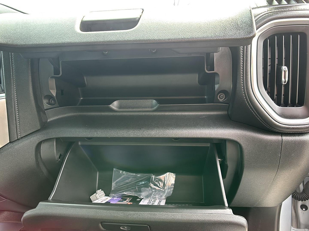 2021 Chevrolet Silverado 1500 Located at Smart Motors Toyota light-box-slides