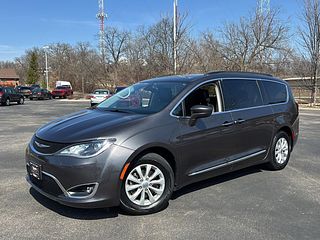 Thumbnail - 2017 Chrysler Pacifica